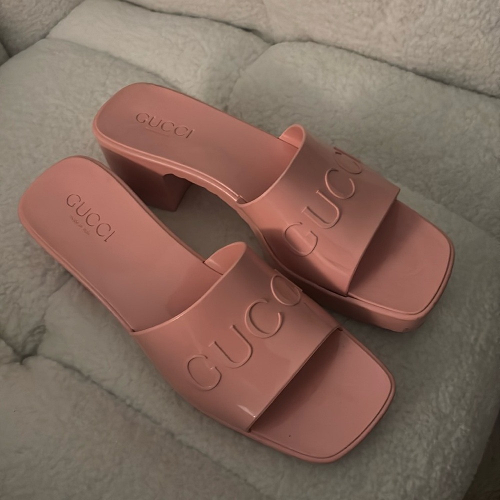 Lightly worn, Gucci Heeled sandals